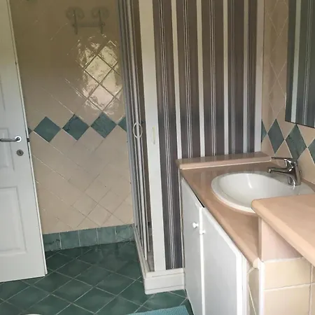 펜션 La Casetta In Campagna Enas